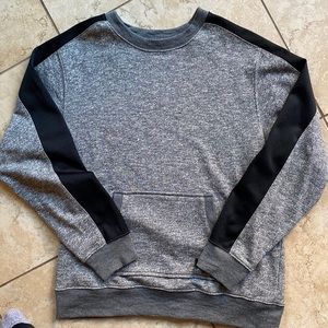 Unyforme heather Gray crewneck